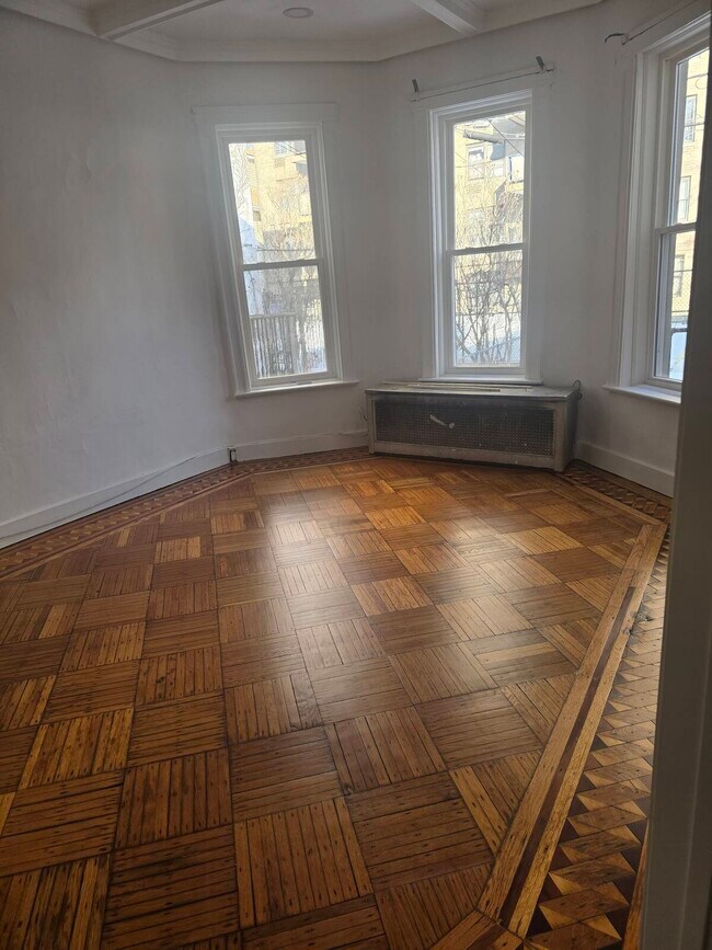 5-E10 5th St