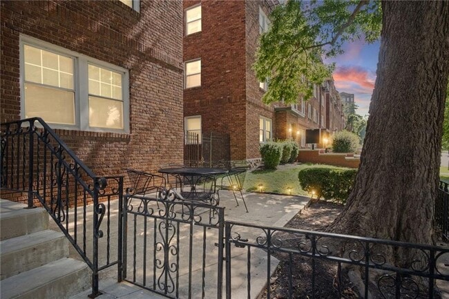 Photo - 212 Emanuel Cleaver II Blvd Unit 2W