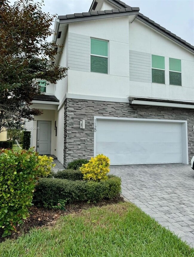 Building Photo - 1120 Veleiros Blvd