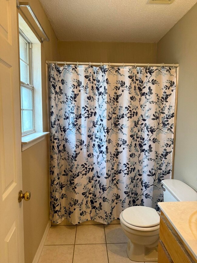 Photo - 2369 Andorra St