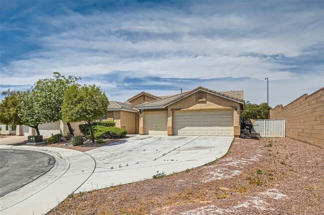 Photo - Exceptional 1-Story Home with 3-Car Garage!