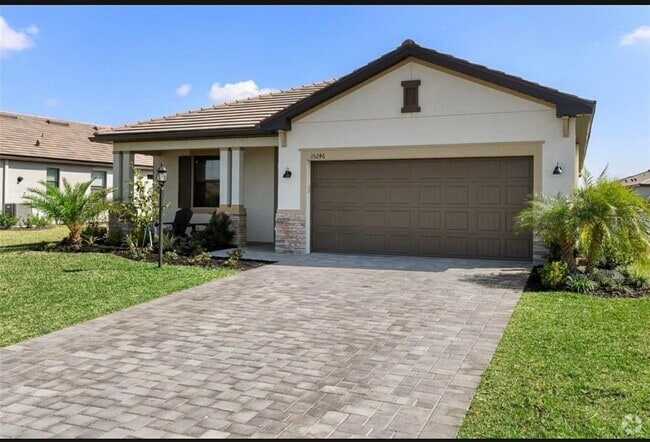 Building Photo - 15246 Serene Shores Loop Rental