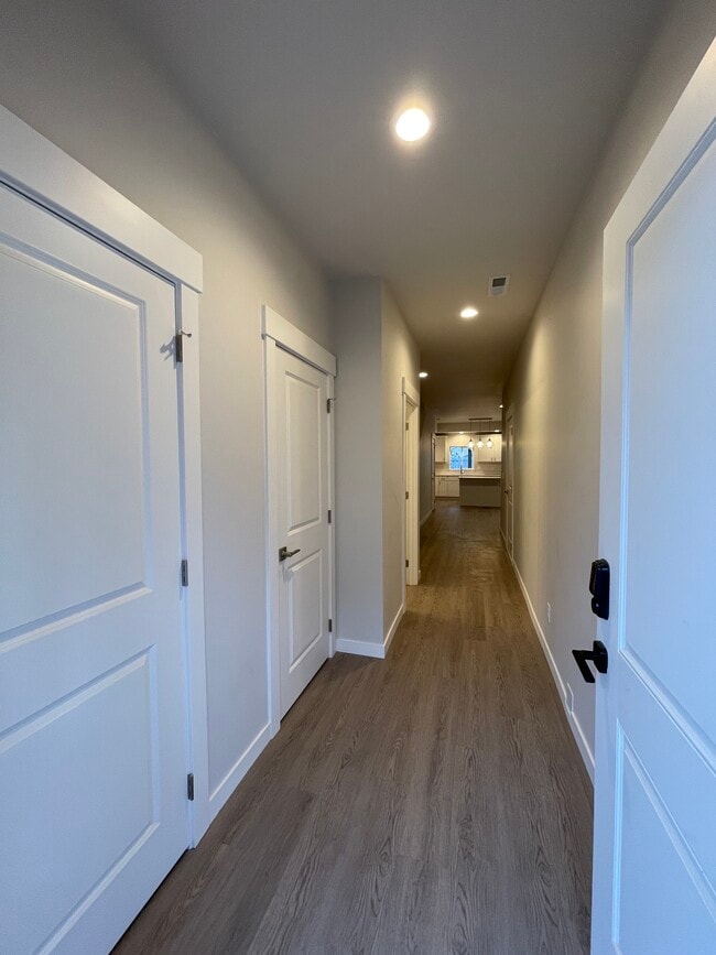 Photo - 1030 Finch Ln