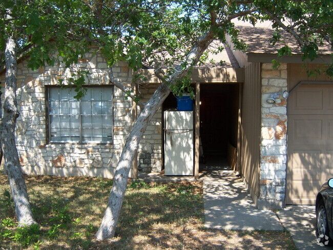 Building Photo - 604 Mistywood Cir Rental