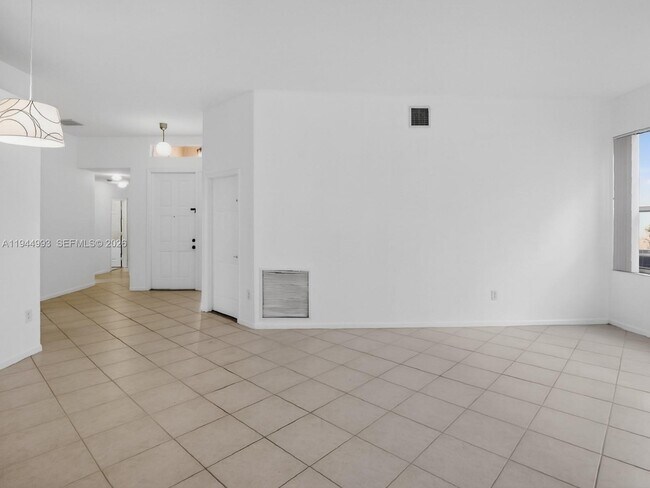 Photo - 15687 SW 53rd St