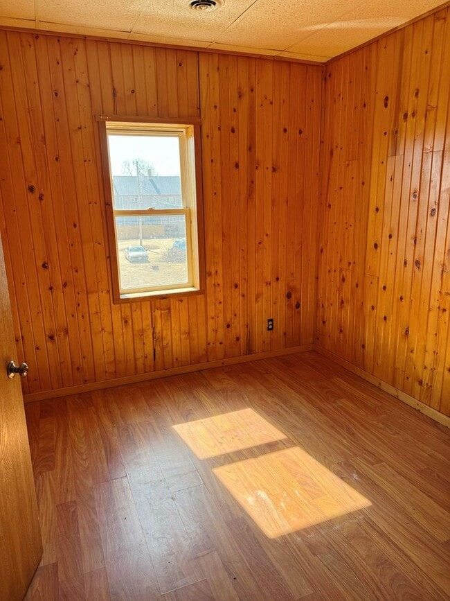 Photo - Blair Bar Unit 3*