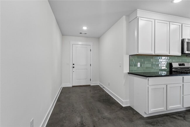 Photo - 86 Watson Ln