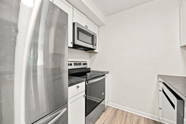 Photo - 1243 Cedars Ct