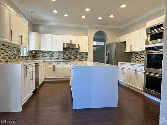 Building Photo - 8931 Lansberry Ct Rental