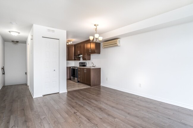 Photo - 582 du Plateau Boulevard Unité 2