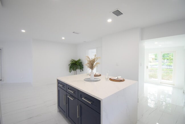 Photo - 3541 NW 37th Ave