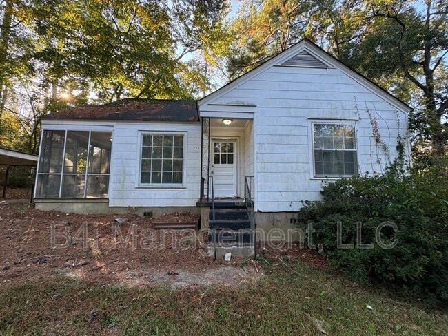 Photo - 771 Beaumont Cir House