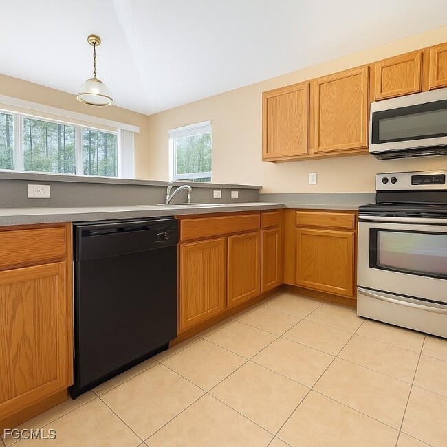 Photo - 351 Justice Ave