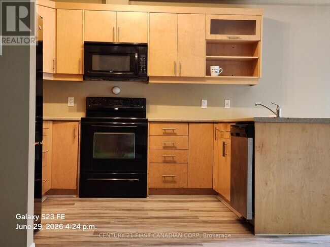 Photo - 112 N Centre Rd
