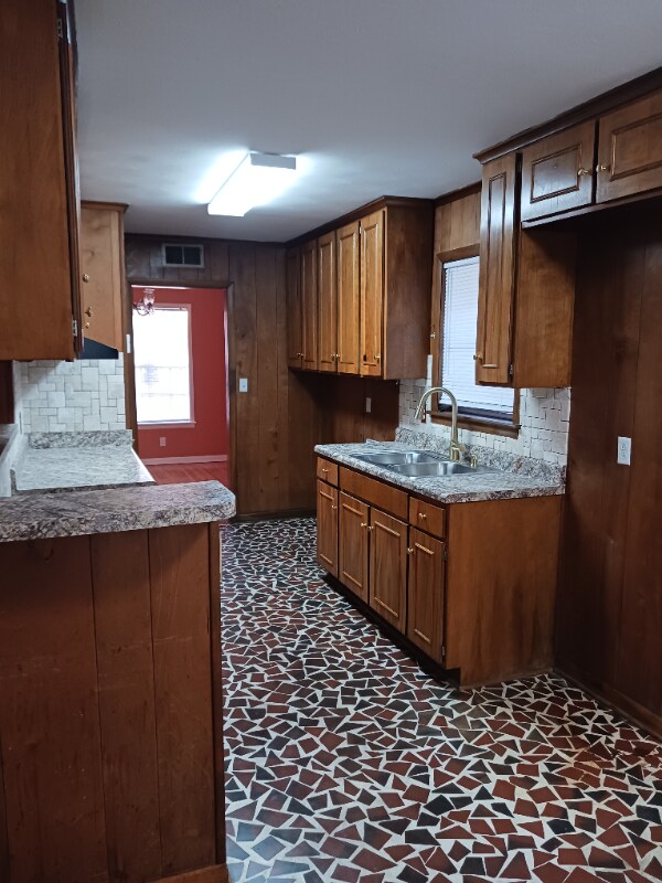 Photo - 2446 Verdun St