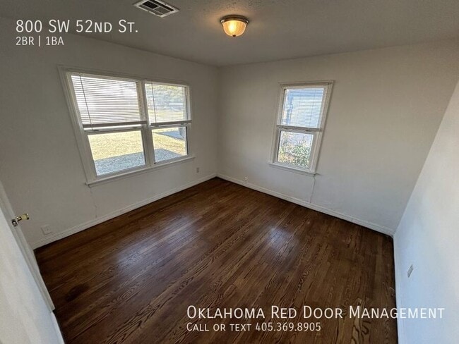 Photo - 800 SW 52nd St