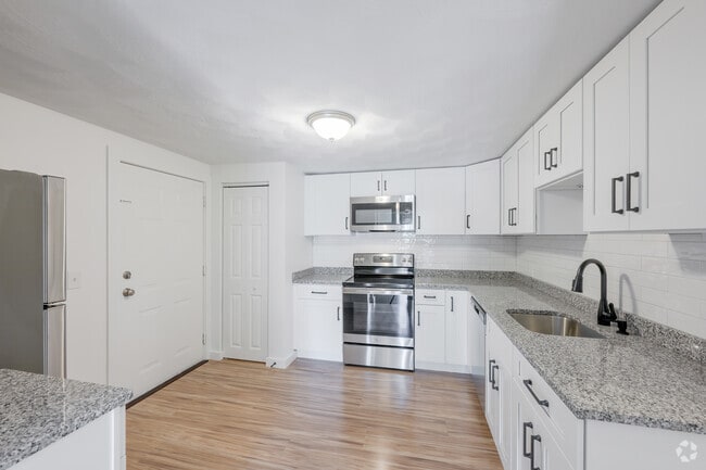 2 BR, 1 BA , 2nd Floor