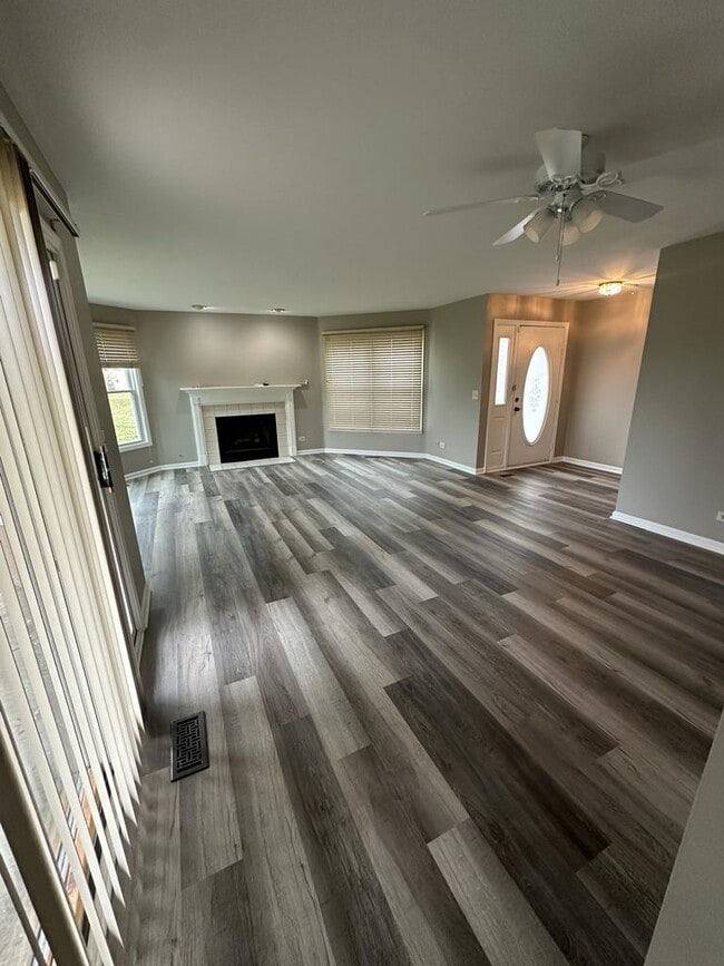 Photo - 17 Willow Pkwy Unit 17