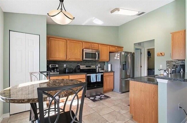 Photo - 24 Radcliffe Dr