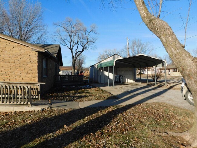 Photo - Spacious 3 bedroom & 1 bath