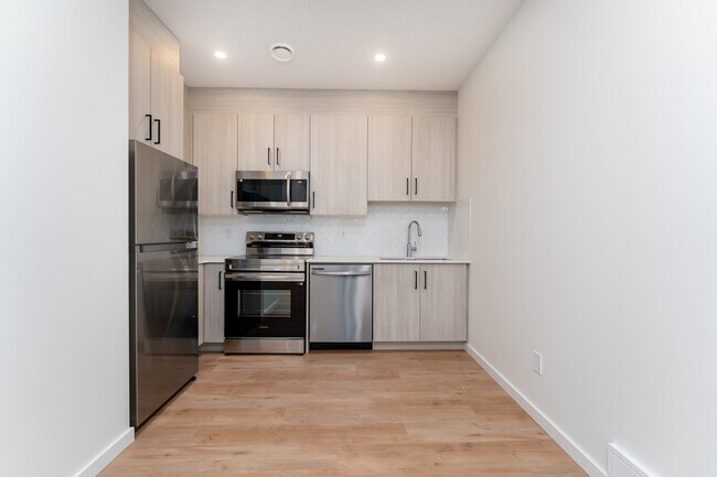 Photo - 11935-11124 124 St Unit BSMT 2