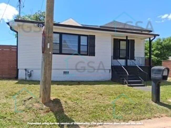 Photo - 2 Bedroom 1 Bath Available!