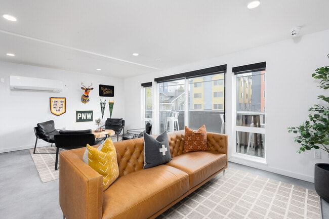 Clara Apartments