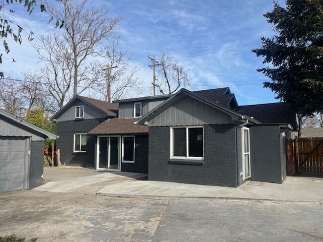 Photo - 3839 Reed St