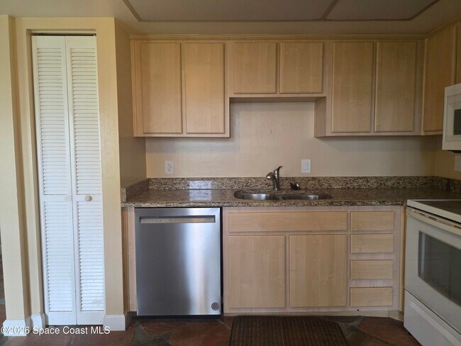 Photo - 1145 N Shannon Ave Unit 33
