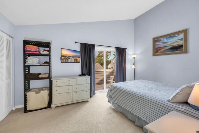 Photo - 1203 Erin Way Unidad A