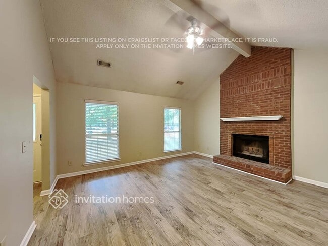 Photo - 185 Steeplechase Dr