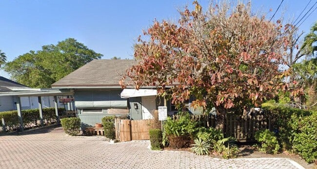 Photo - 715 SW 2nd Ct Unit 2