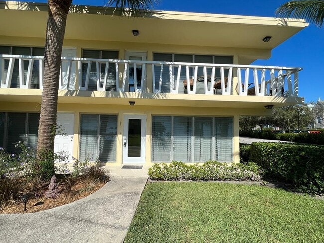 Photo - 2755 NE 28th Ave Unidad C1