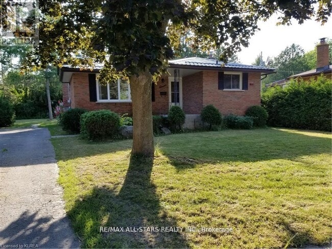 Photo - 11 Roselyn Ct