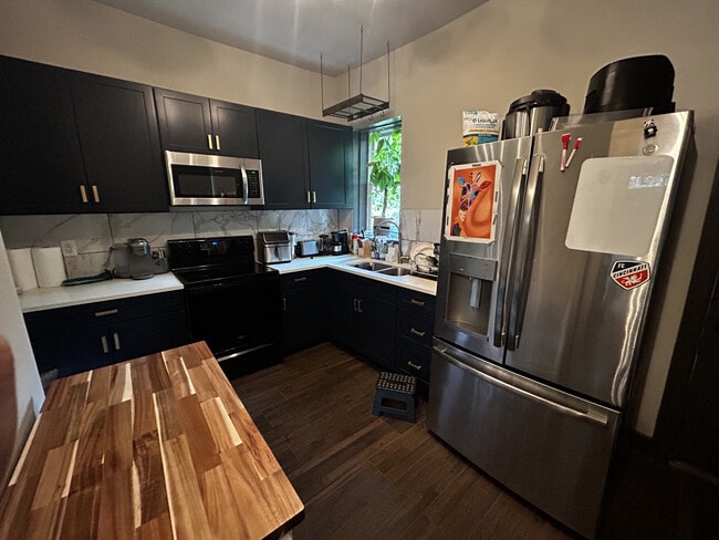 kitchen - 2203 Kemper Ln