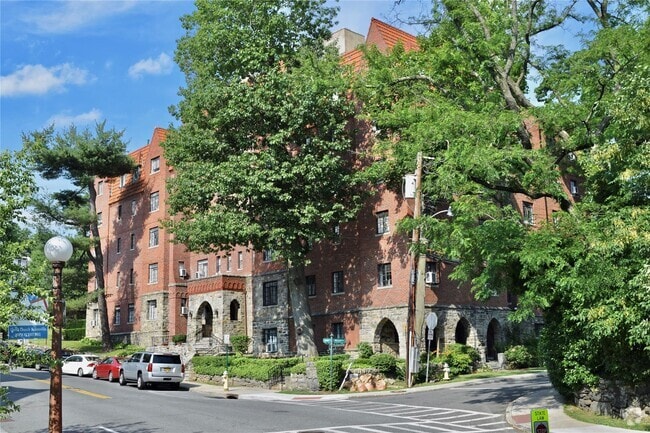 Building Photo - 22 Sagamore Rd Unit 1D Rental