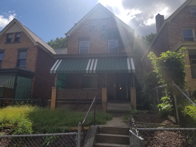 Building Photo - 420 Arabella St