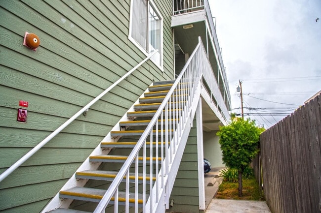 Photo - 1066 Coronado Avenue