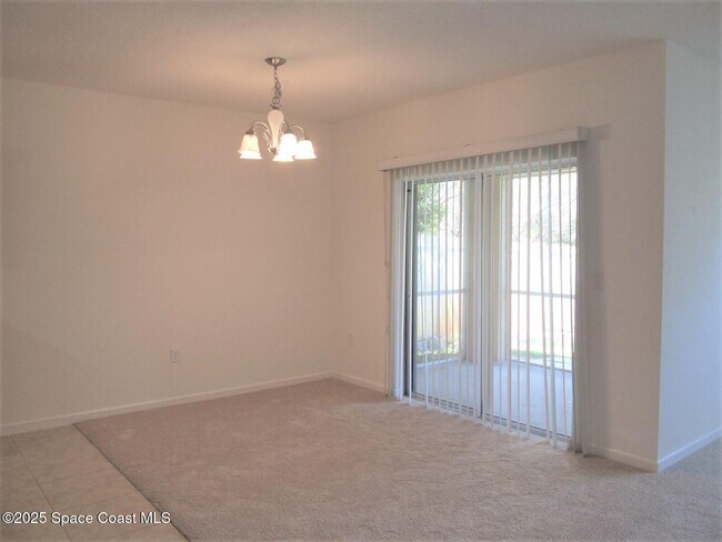 Photo - 2002 Elkins Point Dr