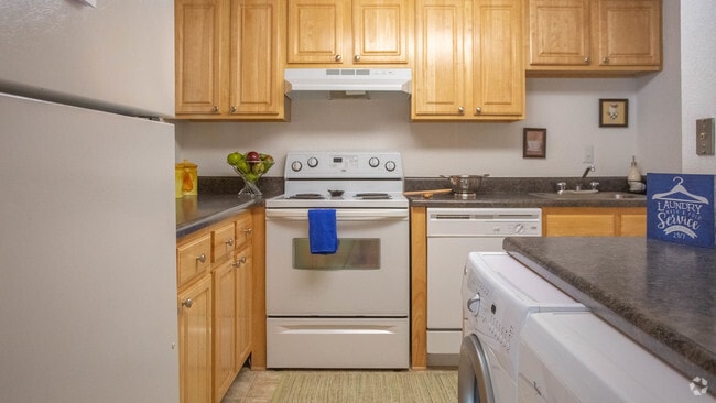2BR,1BA,-800SF