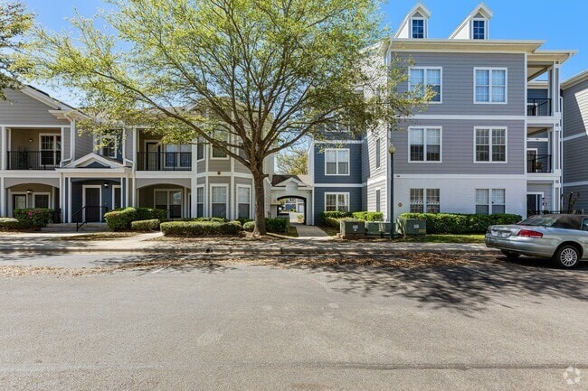 Building Photo - The Savoy at Southwood Rental