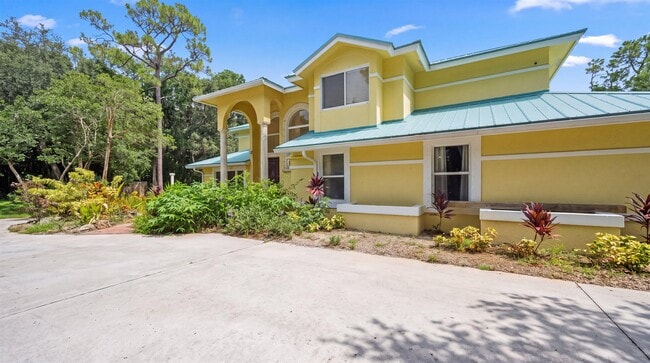 Photo - 92 Squire Dr