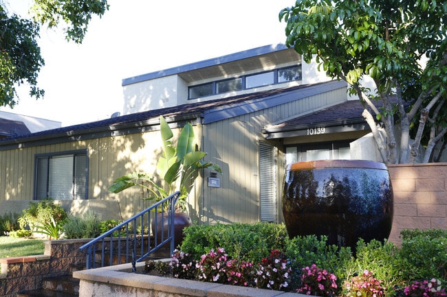 Woodley Plaza
