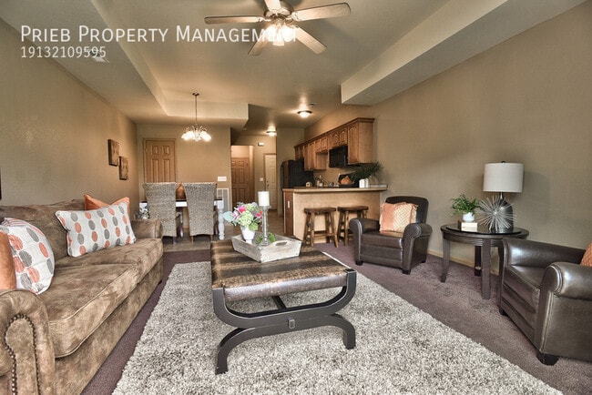 824 S Woodson Ct