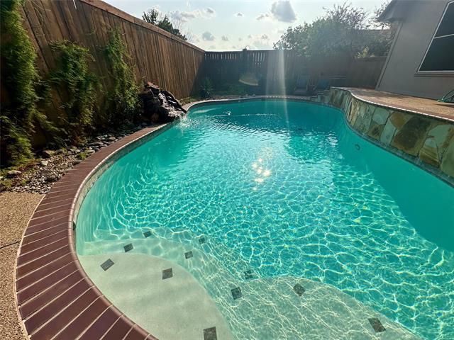 Photo - 198 Radecke Rd