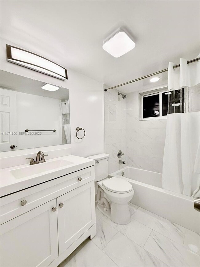 Photo - 2101 NE 51st St Unidad 8