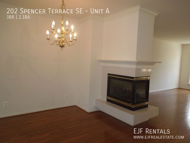 Photo - 202 Spencer Terrace SE Unit A