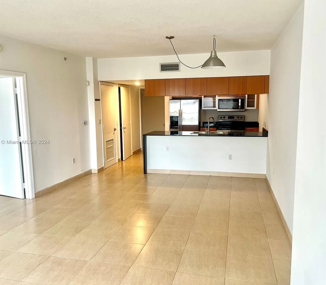 Building Photo - 1750 N Bayshore Dr Unit 1810 Rental