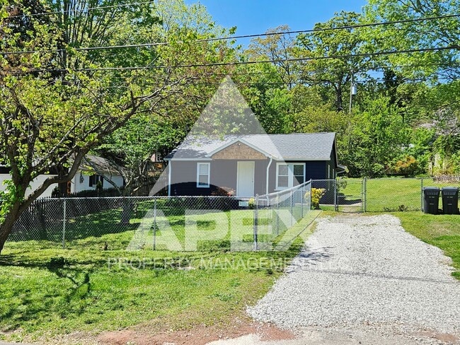Photo - Renovated Craftsman Style 3 Bd 1.5- Ba Single Family Home in North Knox!
