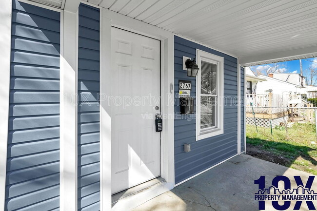 Photo - 2767 Hiawatha St